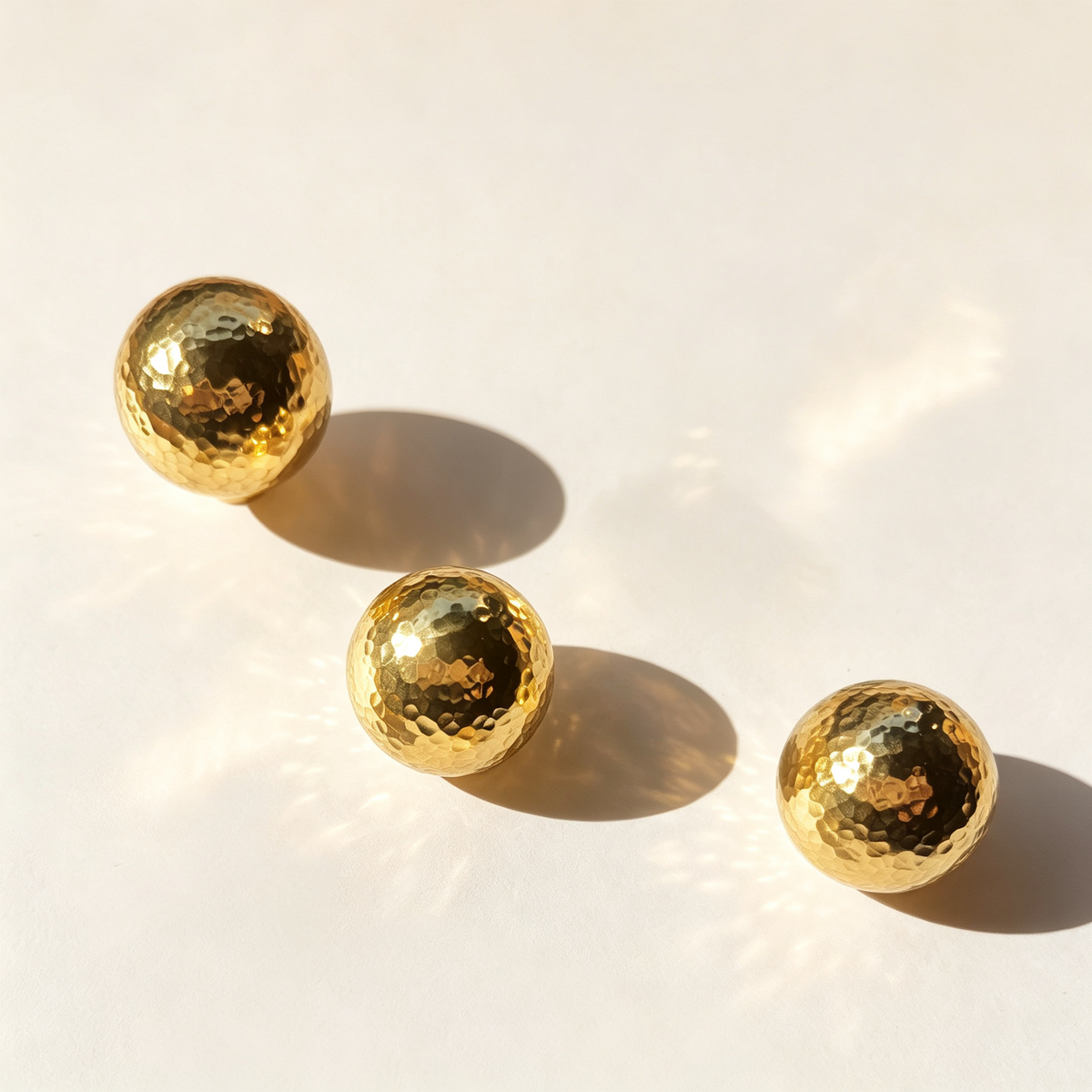 Hammered Solid Brass Round Knob – Polished Finish, 18/25/30/35 mm, Single Piece with Mounting Screws